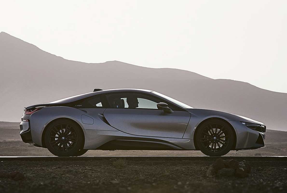 插电式混合动力涡轮引擎不畅销？BMW i8 将在今年4月停产！