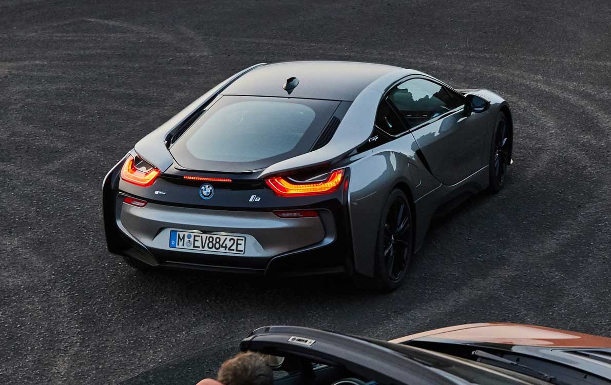 插电式混合动力涡轮引擎不畅销？BMW i8 将在今年4月停产！