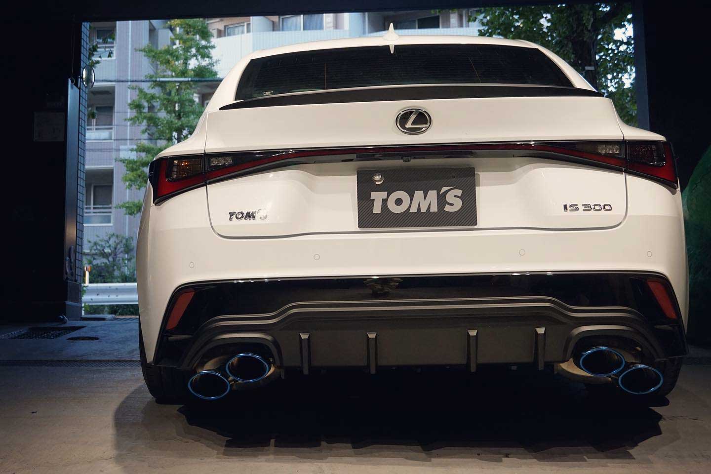 Lexus IS TOMS Racing