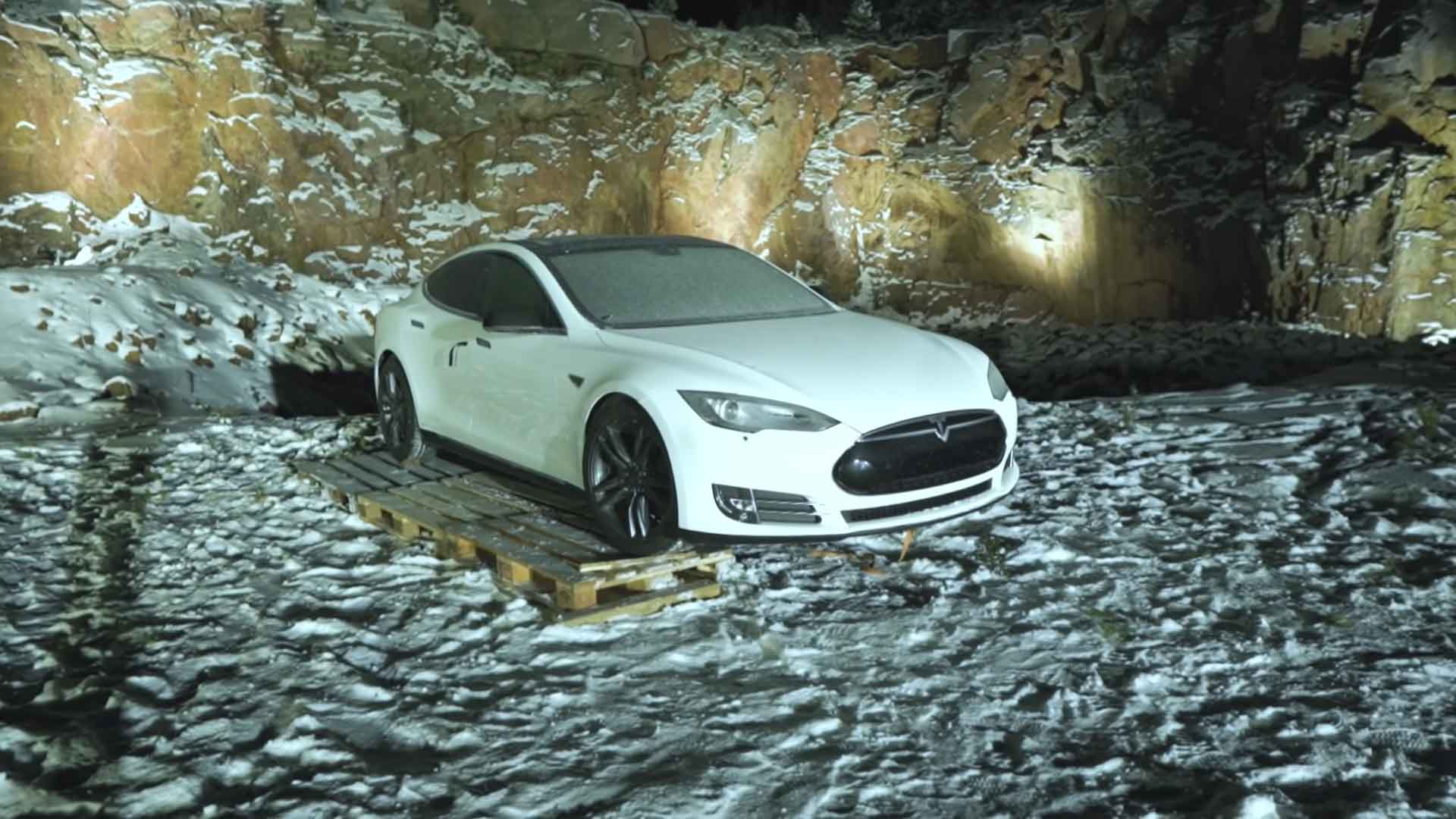 Tesla Model S Blow Up