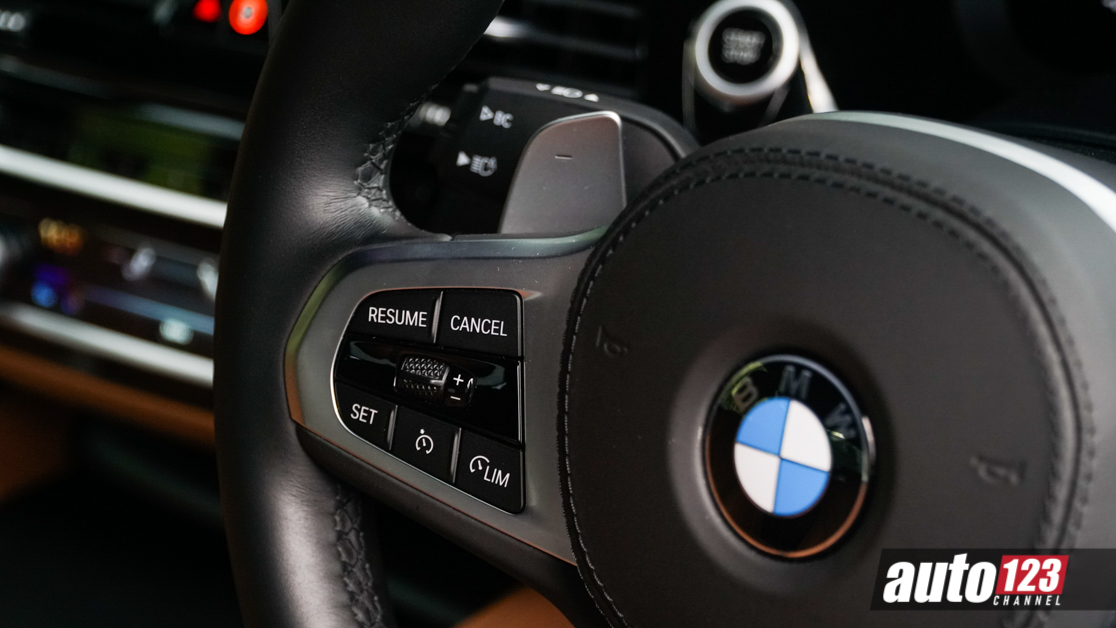 2022 BMW 530e M Sport 
