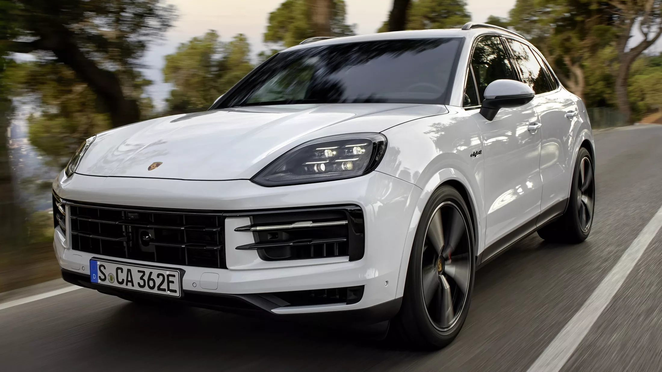 又帅又快！2024 Porsche Cayenne S EHybrid 全球发表，3.0L V6 Turbo 引擎，马力 512Hp，4.7