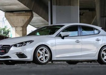 Mazda 3 改装 Mitsubishi 4G63T Turbo 引擎，马力超过400Hp！