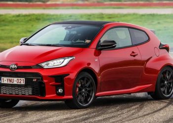 后驱漂移，前驱推头，四驱上山？Drivetrain Layout 聊一聊，究竟 FWD，RWD 以及 AWD 的差别是什么，哪个更加适合你？