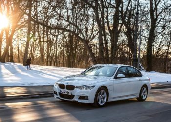 BMW 330e