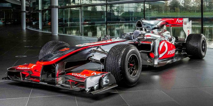 F1 赛车公开出售！McLaren MP4-25A F1 冠军赛车开价 RM28,996,100！你也可以成为 F1 车手！
