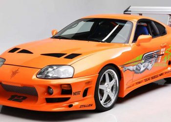 Paul Walker 速度与激情经典牛魔王 Toyota Supra 道具车公开出售，开价 RM1,242,000！