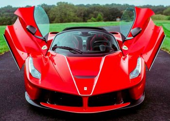 Ferrari LaFerrari Aperta 周年纪念版大马寻找新主人，世界三大神车之一，开价 RM37,000,000！
