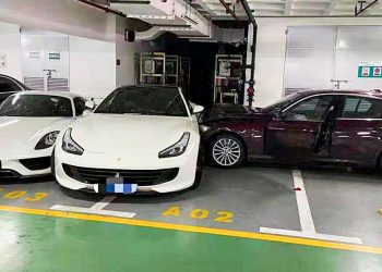 2000万的“天价事故”！女司机连撞 Ferrari GTC4Lusso 与 Porsche 918 顶级超跑！