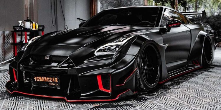 入手 Nissan GT-R R35 需要准备多少钱？而东瀛战神 GT-R R35 养起来到底有多贵？