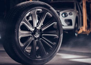 耗时5年打造！Bentley 发布 22寸 Full Carbon Fiber 全碳钎维轮圈，专为 Bentayga 量身订做！