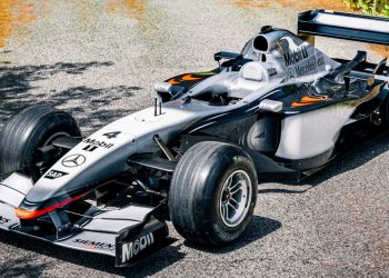 开价 RM11,331,060！McLaren MP4-17D F1 方程式赛车公开出售，你也可以享受当 F1 车手的感觉！
