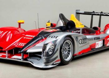 Audi R15 TDI V10 勒芒国际赛车公开出售！Audi 史上最伟大的赛车，车价超过7位数！