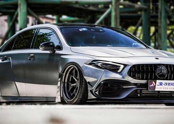 改装实战：Mercedes-AMG A35！爆龟宽体+超低趴风格的 AMG 能有多帅？看了这辆 A35 你就知道了！