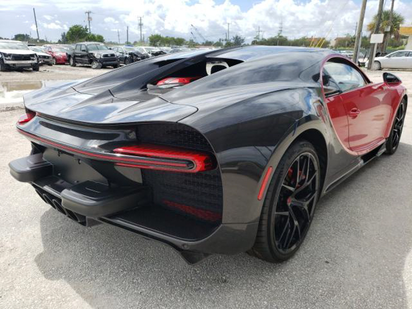 Bugatti Chiron Accident car For Sale