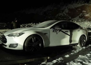 Tesla Model S Blow Up