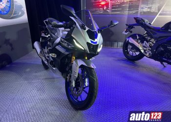 Yamaha R15M