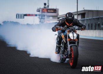 售价 RM75,800！KTM 890 Duke R 赛道街车我国发表，马力 121Hp，3秒破100KM/H，极速 250KM/H！