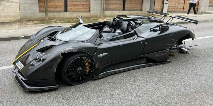 这一撞 RM76,300,000 没了!全球限量 3 辆的 Pagani Zonda HP Barchetta 失控撞毁,车主损失惨重!