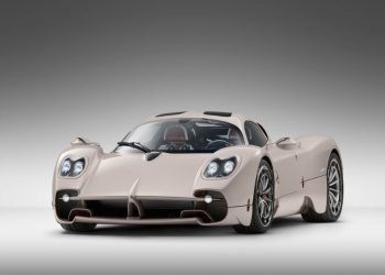 售价 RM9,900,000！Pagani Utopia 震撼登场，6.0L V12 涡轮引擎，马力 852Hp，7MT 手排变速箱！