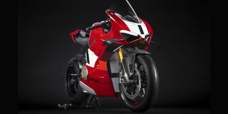 采用 MotoGP 赛车技术!2023 Ducati Panigale V4 R 赛道版发表,马力 237Hp,Akrapovic 赛车排气,全车强化升级!