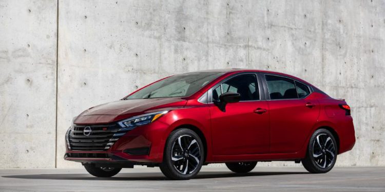 不用 1.0T 三缸涡轮引擎！2023 Nissan Almera 发表，1.6L 四缸引擎，马力 122Hp，外形更帅气！