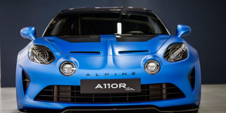 以 F1 冠军车手命名!Alpine A110 R Fernando Alonso 限量发表,1.8T 涡轮引擎,极速 285KM/H,马力 300PS!