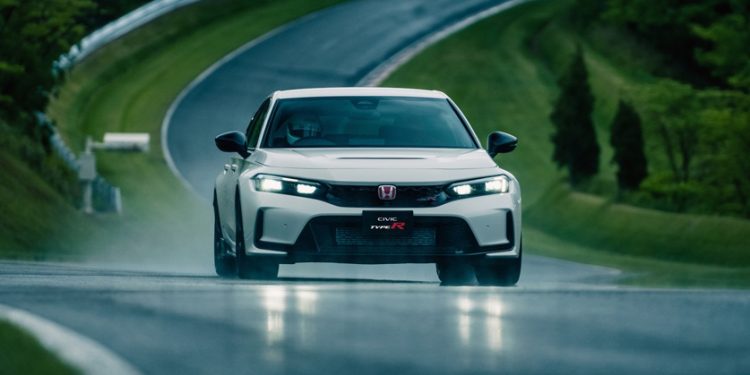 新车落地就涨价！2023 Honda Civic Type R FL5 车价涨了 2,800,000 日元，这就是 Type R 本田魂的魅力！