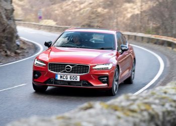 我国值得入手的二手车：Volvo S60 T8 R-Design！不到 RM230,000 买到马力 407Hp，4.4秒破100KM/H 的性能！