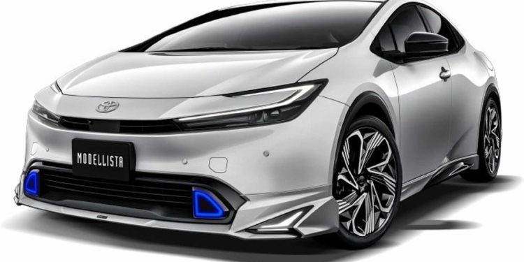 蒙娜丽莎上身!2023 Toyota Prius 升级 Modellista 改装套件,马力 220Hp,0-100KM/H 加速只需 6.7 秒!