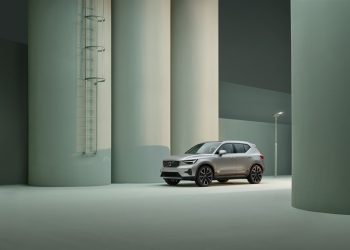 2023 Volvo XC40 B5
