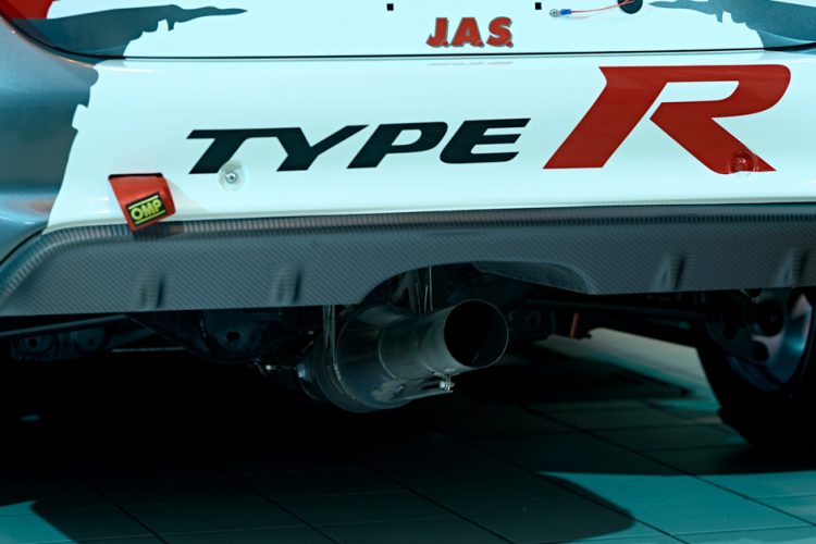 专为赛道而生！强化版 Honda Civic Type R TCR 登场，马力超过 330PS，6MT 手排，全车升级赛车套件！ - AUTO123