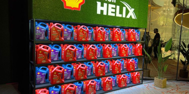 售价 RM280 起!Shell Helix Power & Protect 我国发表,主打环保 + 性能 + 油耗,全球首个纯净度 99.5% 天然气基础油制成的引擎油!