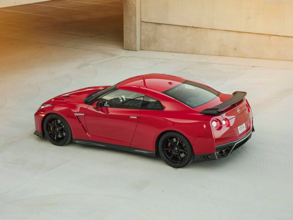 买车 + 养车知识：拥有一辆战神 Nissan GT-R R35 薪水到底要多少钱？养它贵不贵？每月最好有 RM25,000！ - AUTO123