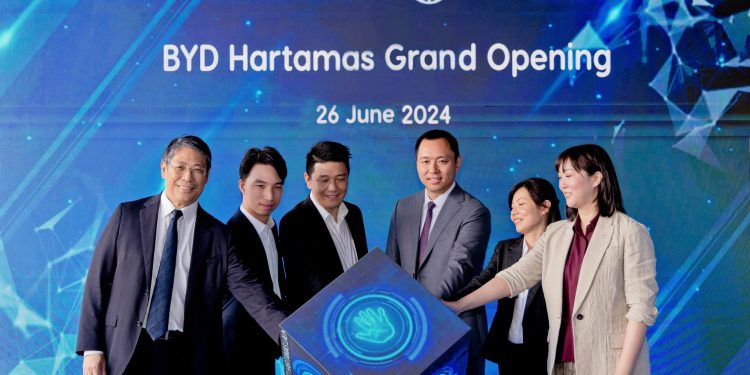 Harmony 第一家 BYD Showroom 正式开张！未来还会继续增加更加 BYD Showroom！