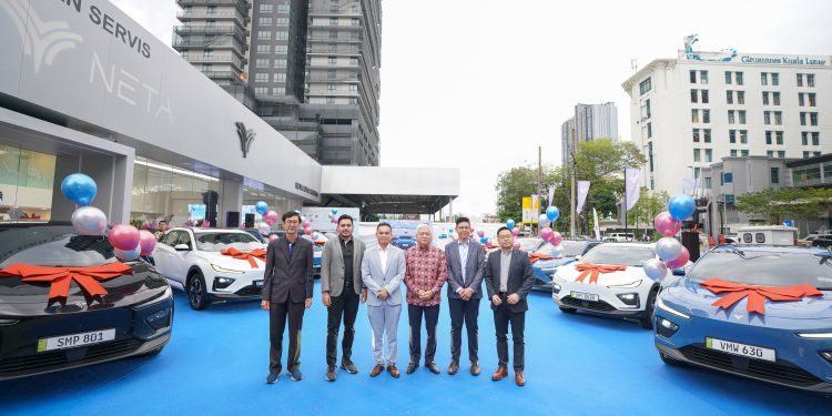 NETA Auto 旗舰展厅 + 经销商开张!提高客户的购车体验 + 增强了 NETA 的销售服务!