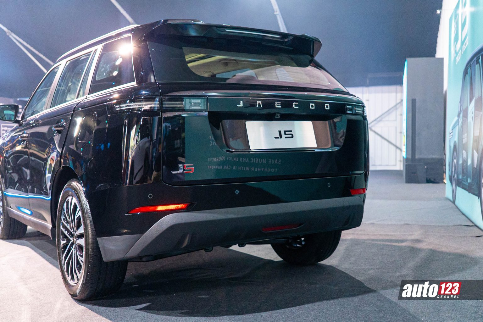 官方预售价 RM120,000！全新 Jaecoo J5 来到我国，1.5L Turbo 引擎，马力147PS！ - AUTO123