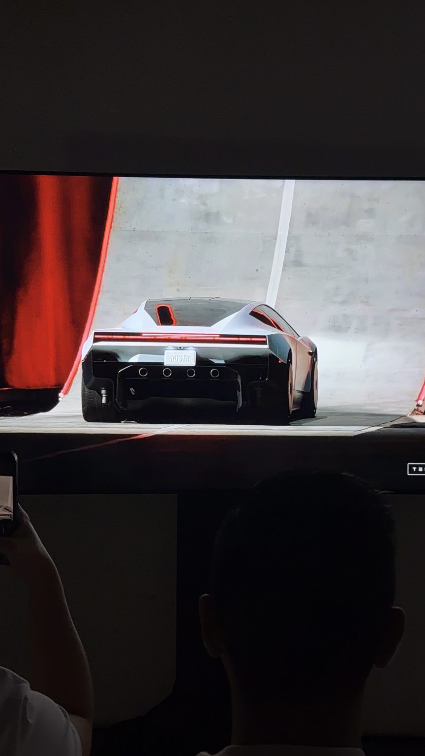 新一代 Tesla Roadster 我国开放预定，扭力 10,000Nm，0.81秒 96KM/H，续航 998KM，极速 402KM/H ...